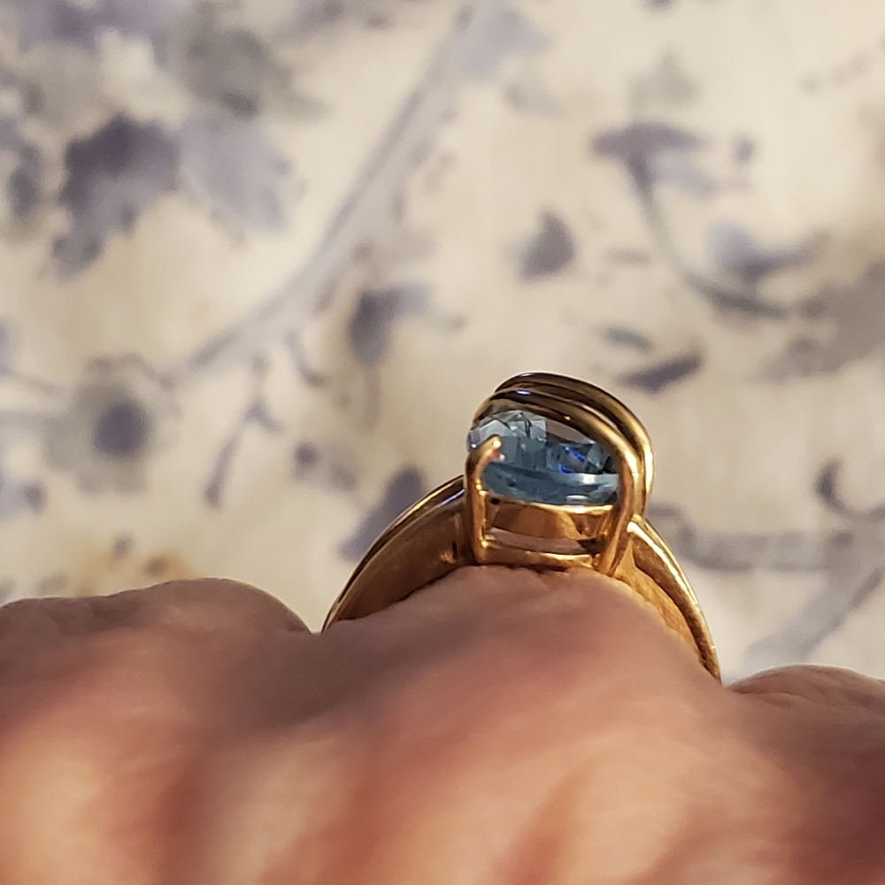 Blue topaz 14k yg ring - Picture 4 of 8